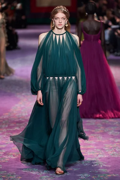 Look 75